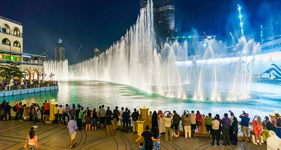 Dubai Fountain: guide to the unmissable water show