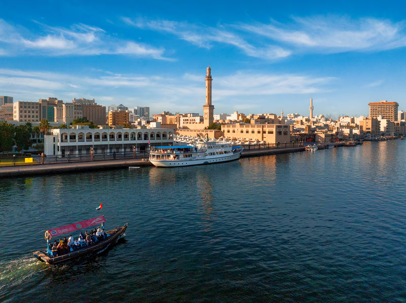 Dubai Creek: between history and tradition, old Dubai on foot